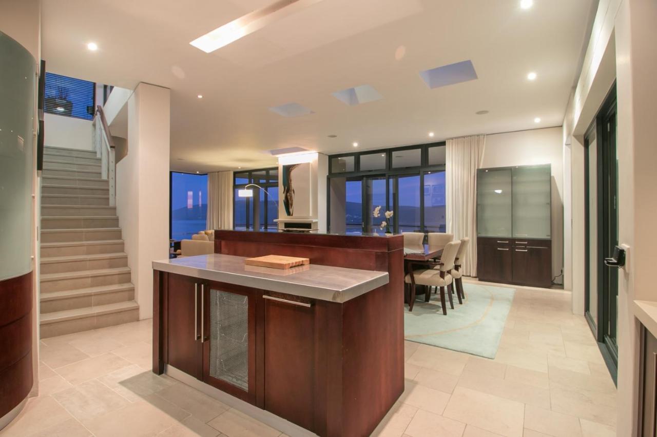 Dazzling View, - Stunning With Roof Deck & 360° Views Villa *