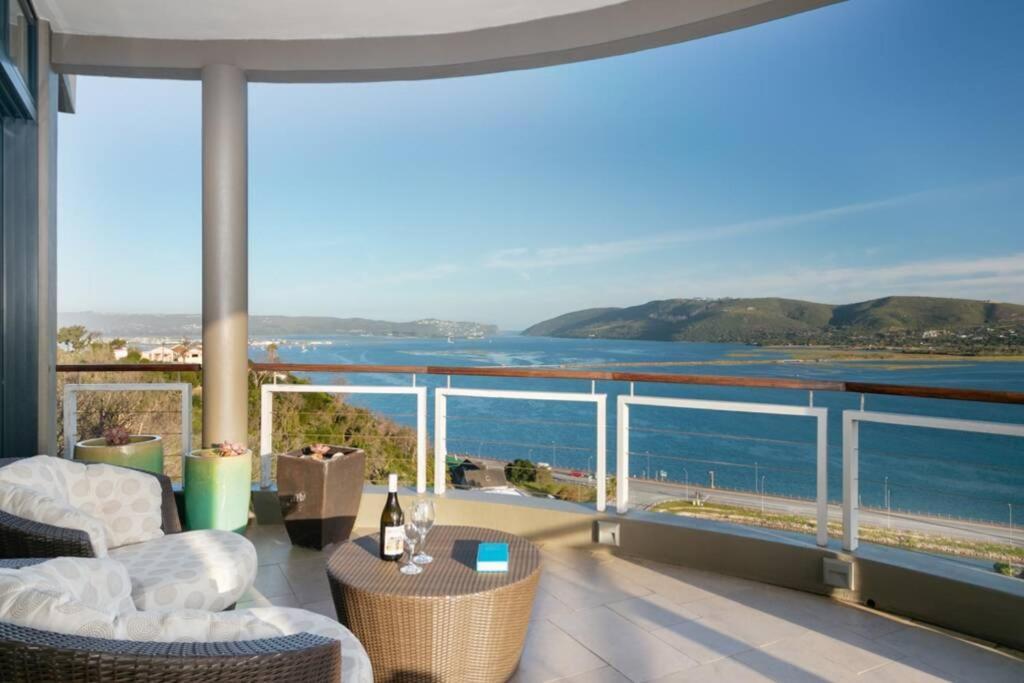 Dazzling View, - Stunning With Roof Deck & 360° Views Villa Knysna