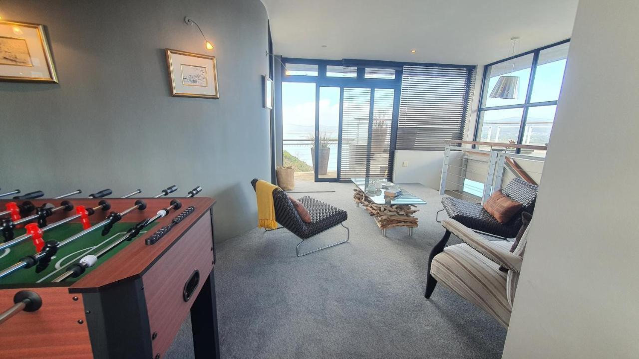 Dazzling View, - Stunning With Roof Deck & 360° Views *